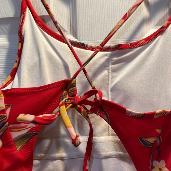 New! Old Navy Red Floral Scoop One Piece Swimsuit M - Picture 5 of 7